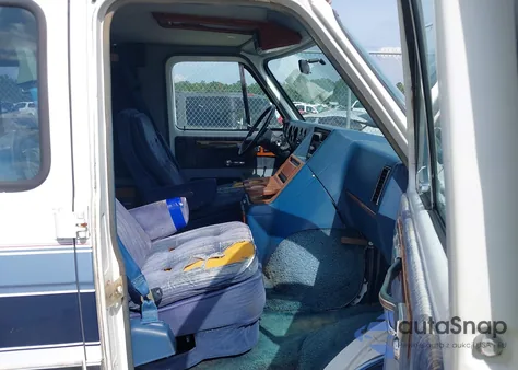 1988 Chevrolet G20 из США, поврежденный, VIN 2GCEG25K4J4112747